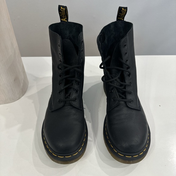 Dr. Martens 1460 Pascal Black Leather Boots š¤ - Picture 11 of 16